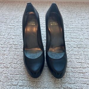 Stuart Weitzman Platswoon black leather pump 6M